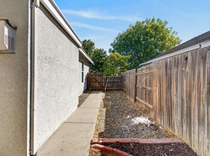 425 Arlingdale Cir, Rio Linda, CA 95673 Photo