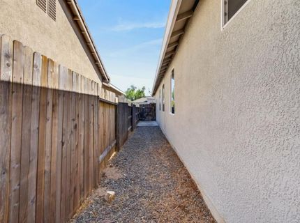 425 Arlingdale Cir, Rio Linda, CA 95673 Photo