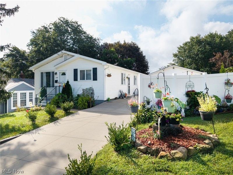 370 Rexford Street, Akron, OH 44314 Photo 2