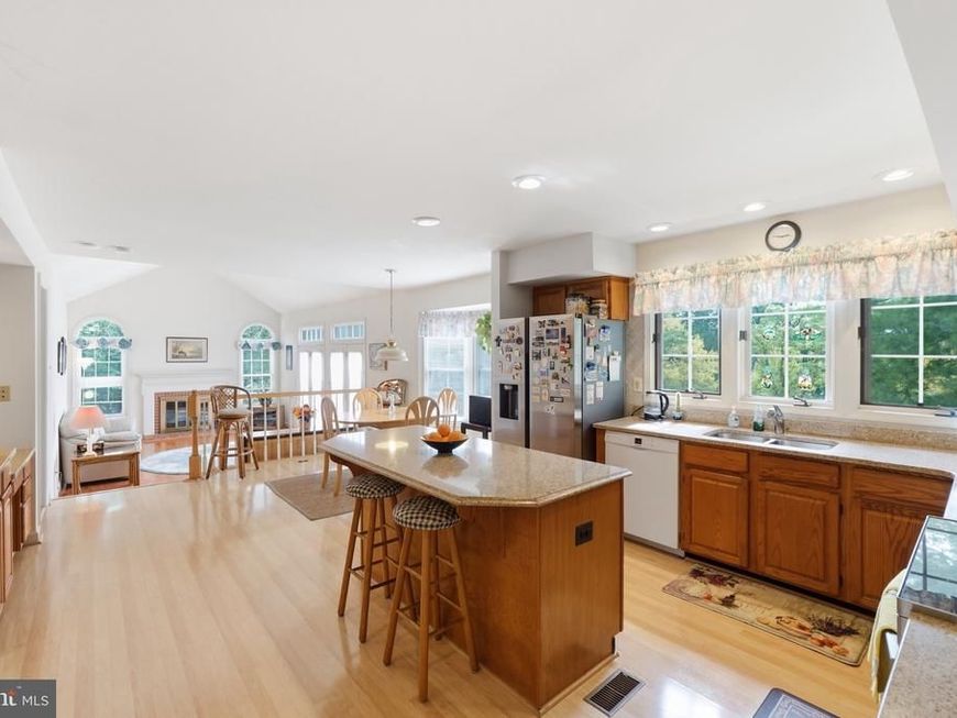 5 Stationhouse Court, Gaithersburg, MD 20877 Main Photo