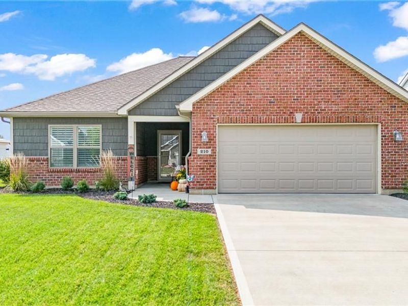 210 Fox Harbor Drive, Troy, OH 45373 Photo 2