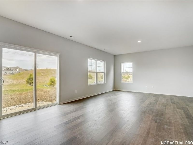 3858 Leasure Farms Drive, Zanesville, OH 43701 Photo 2