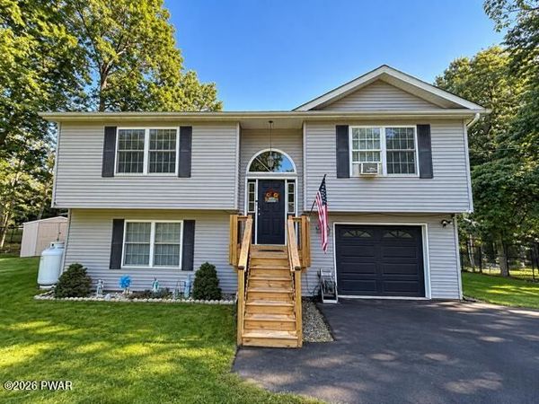 113 Arbor Drive, Milford, PA 18337