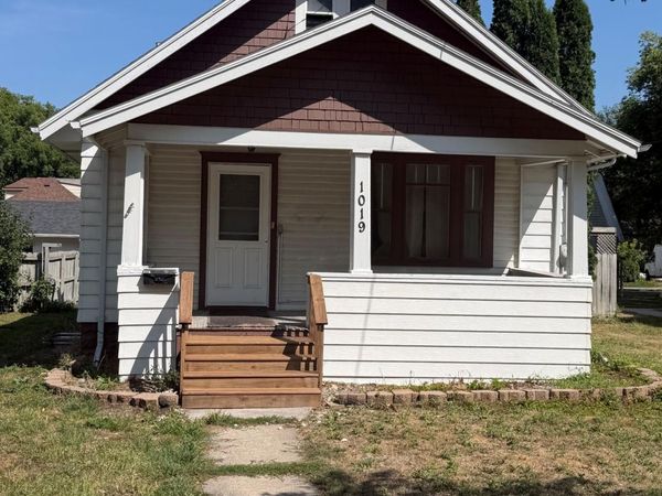1019 9th Avenue N, Fargo, ND 58102