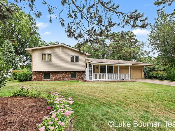 17521 Whippoorwill Drive, Grand Haven, MI 49417