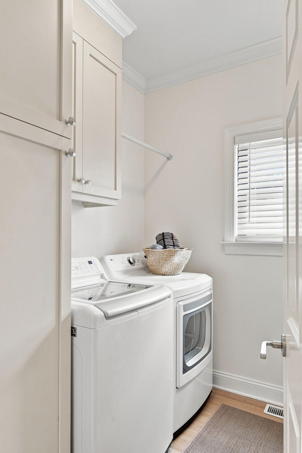 558 Island Walk E Photo 16