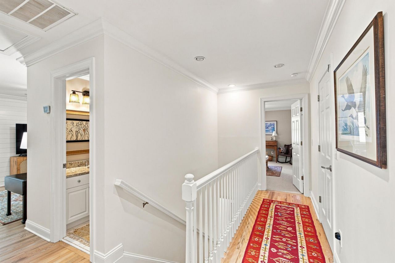 558 Island Walk E Photo 18