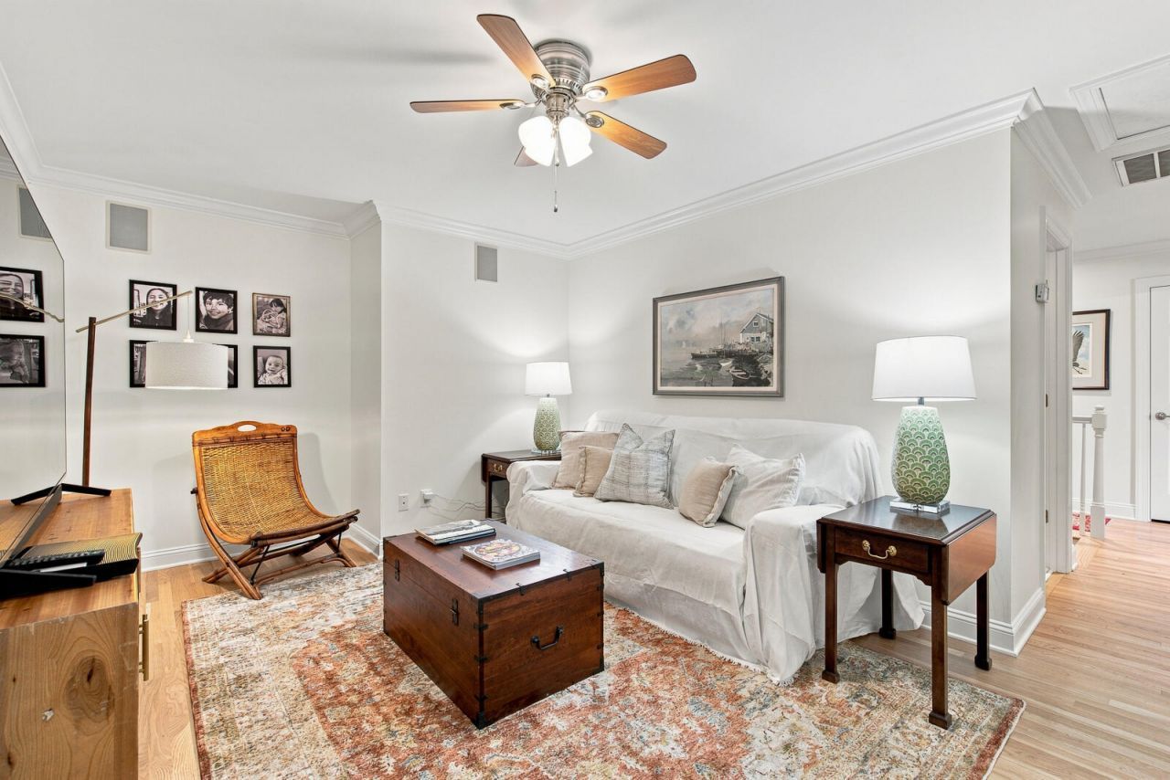 558 Island Walk E Photo 19
