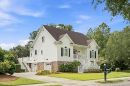 558 Island Walk E photo 4