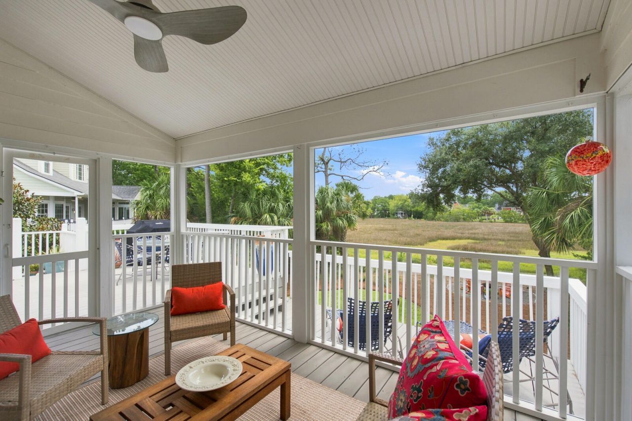 558 Island Walk E Photo 38