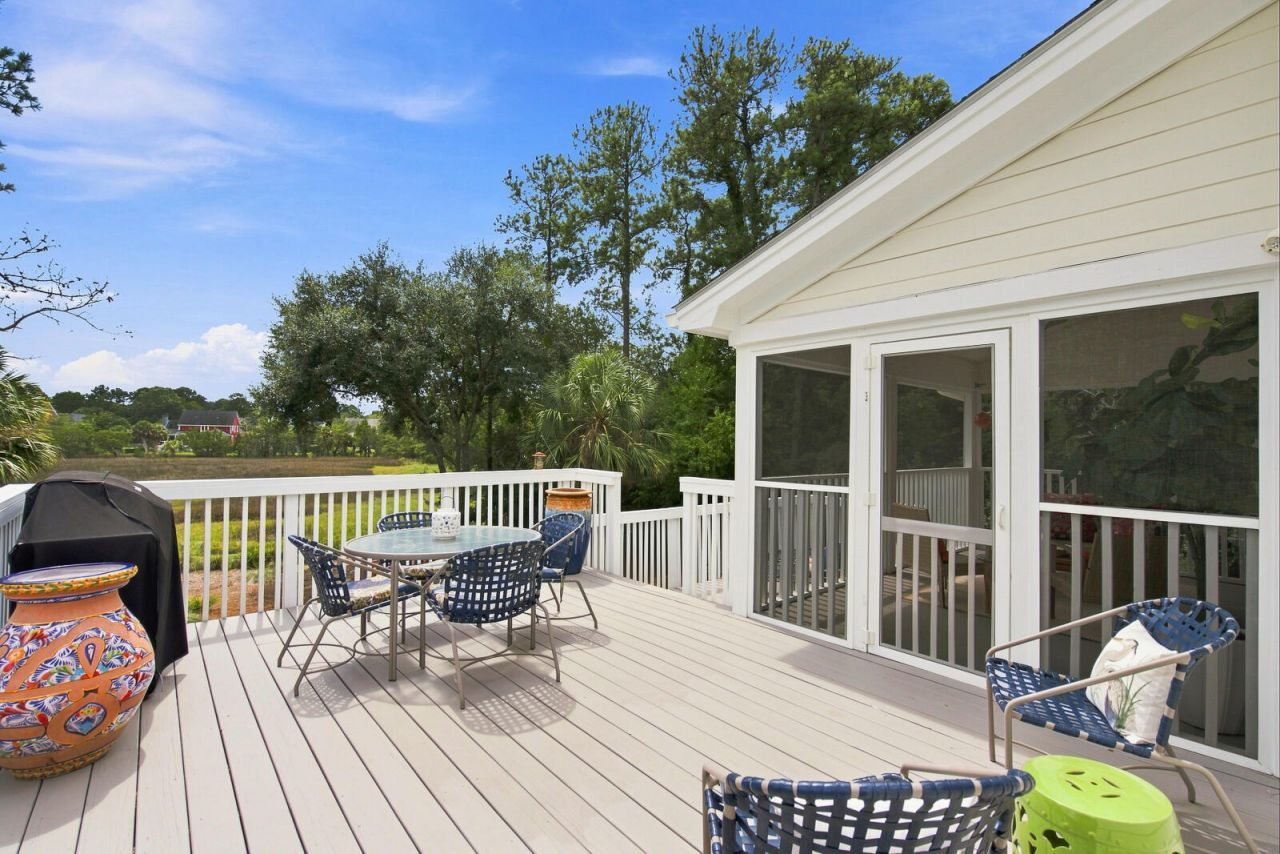 558 Island Walk E Photo 39
