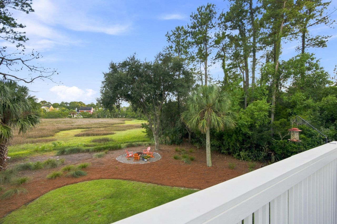 558 Island Walk E Photo 41