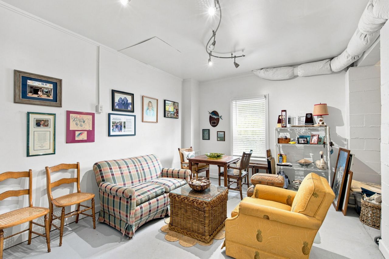 558 Island Walk E Photo 43