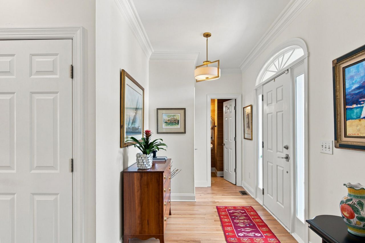 558 Island Walk E Photo 5