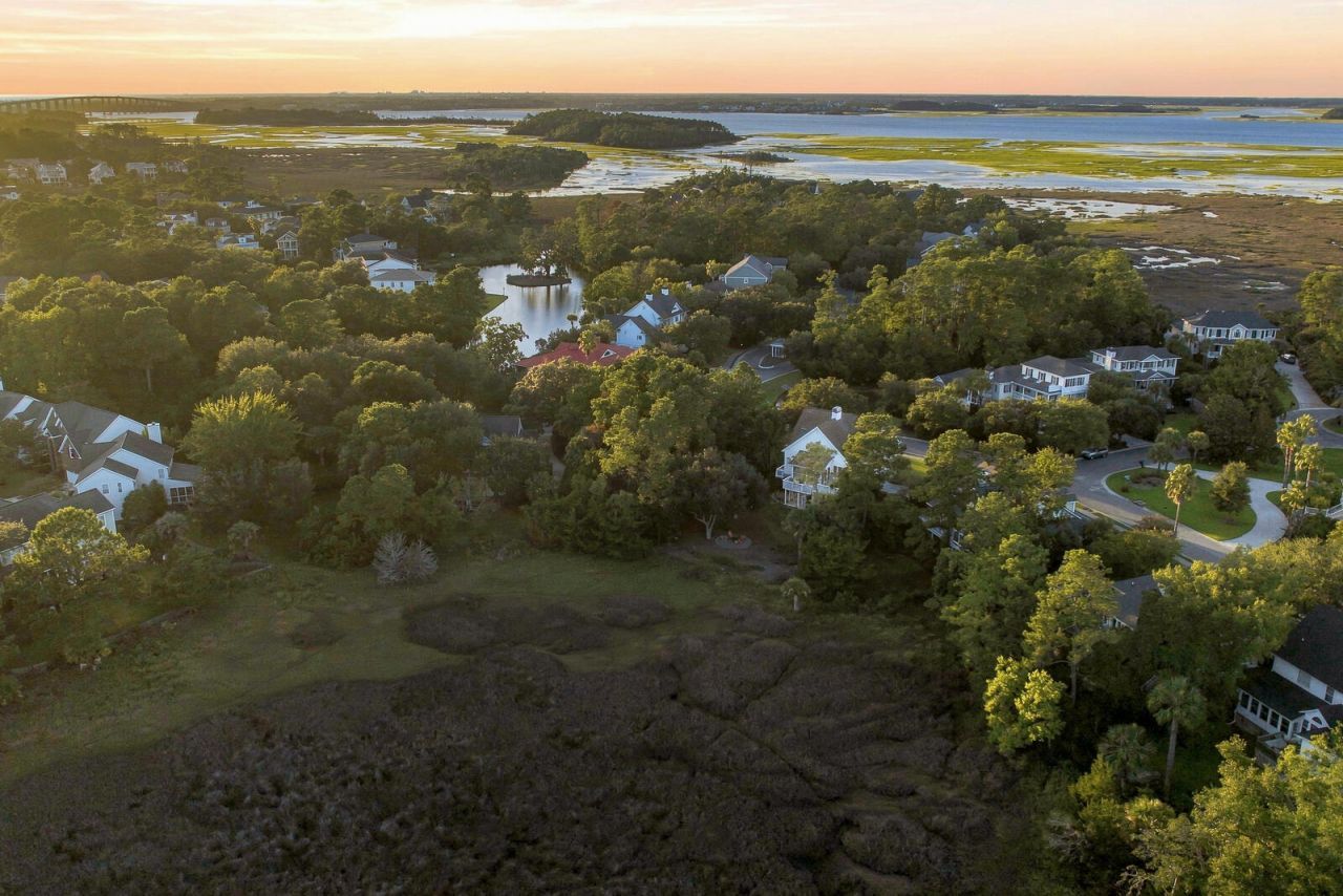 558 Island Walk E Photo 56