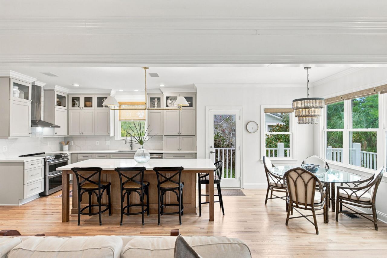 558 Island Walk E Photo 9
