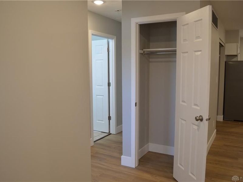 8490 Woodgrove Drive, Washington Township, OH 45458 Photo 5