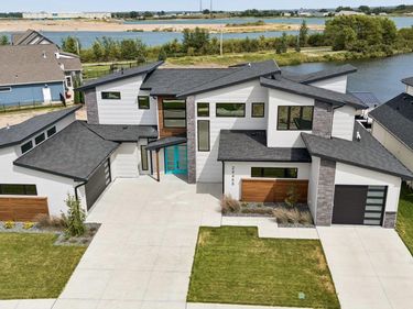 28488 Laurel Circle, Valley, NE 68064