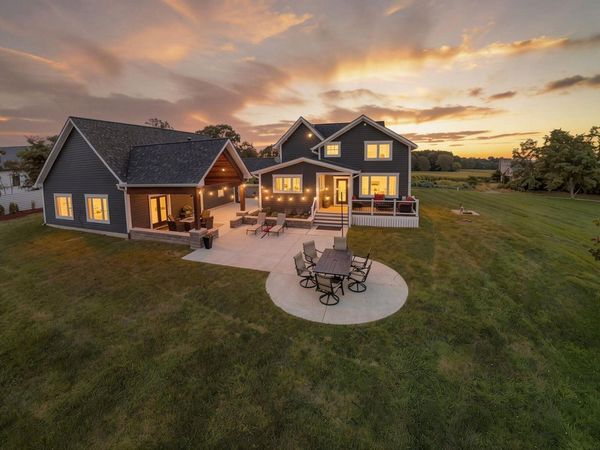 10600 Mooreville Road, Saline, MI 48176