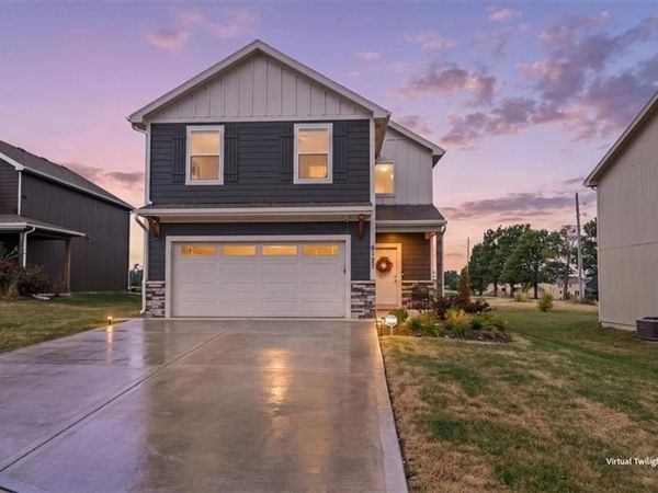 9107 SW 2nd Street, Blue Springs, MO 64064