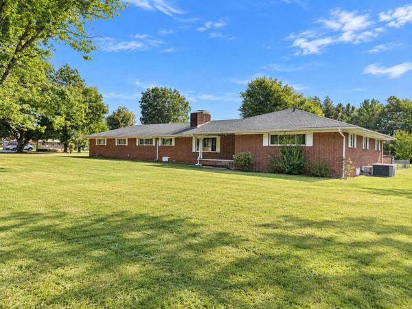 822 Betsy Pack Drive, Jasper, TN 37347