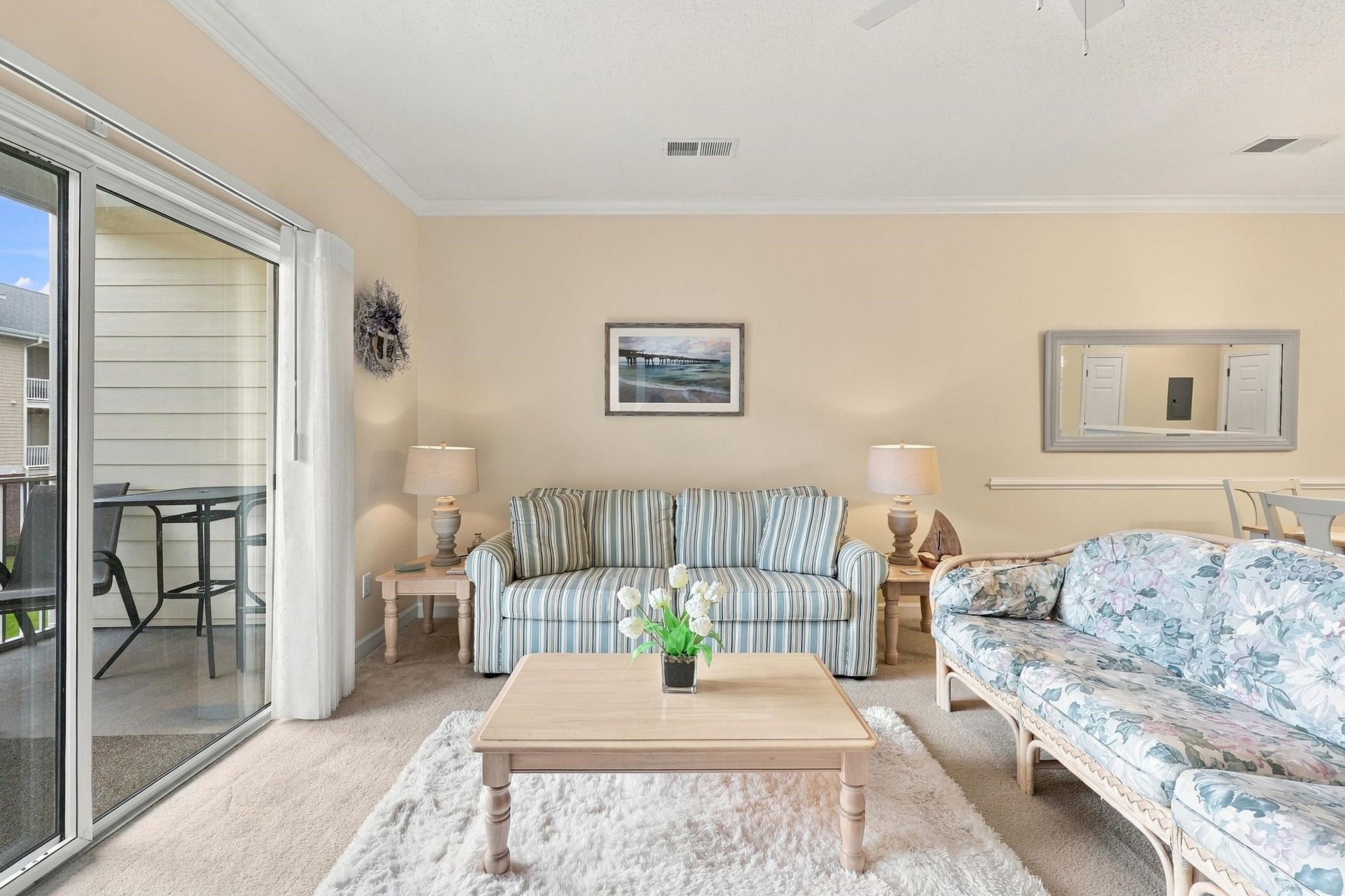 208 Castle Dr. Photo 10