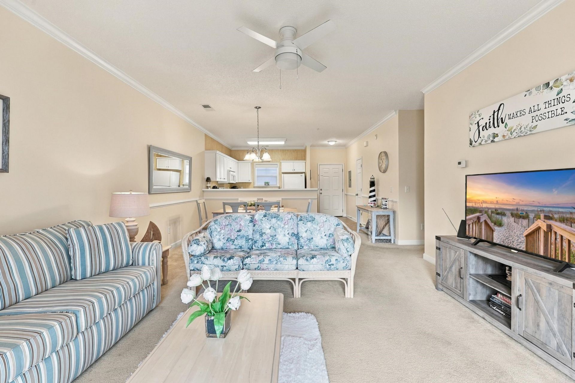 208 Castle Dr. Photo 11