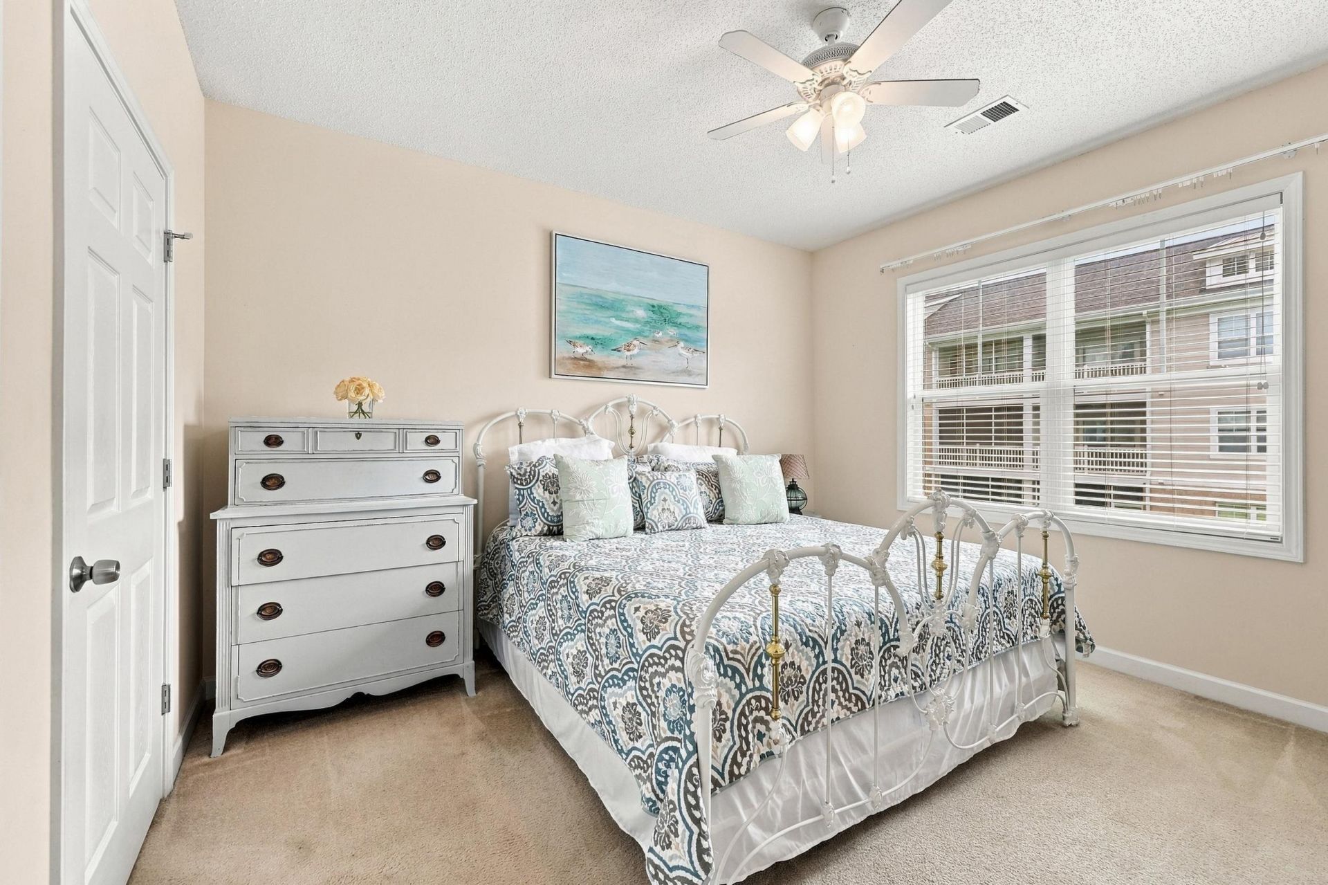 208 Castle Dr. Photo 14