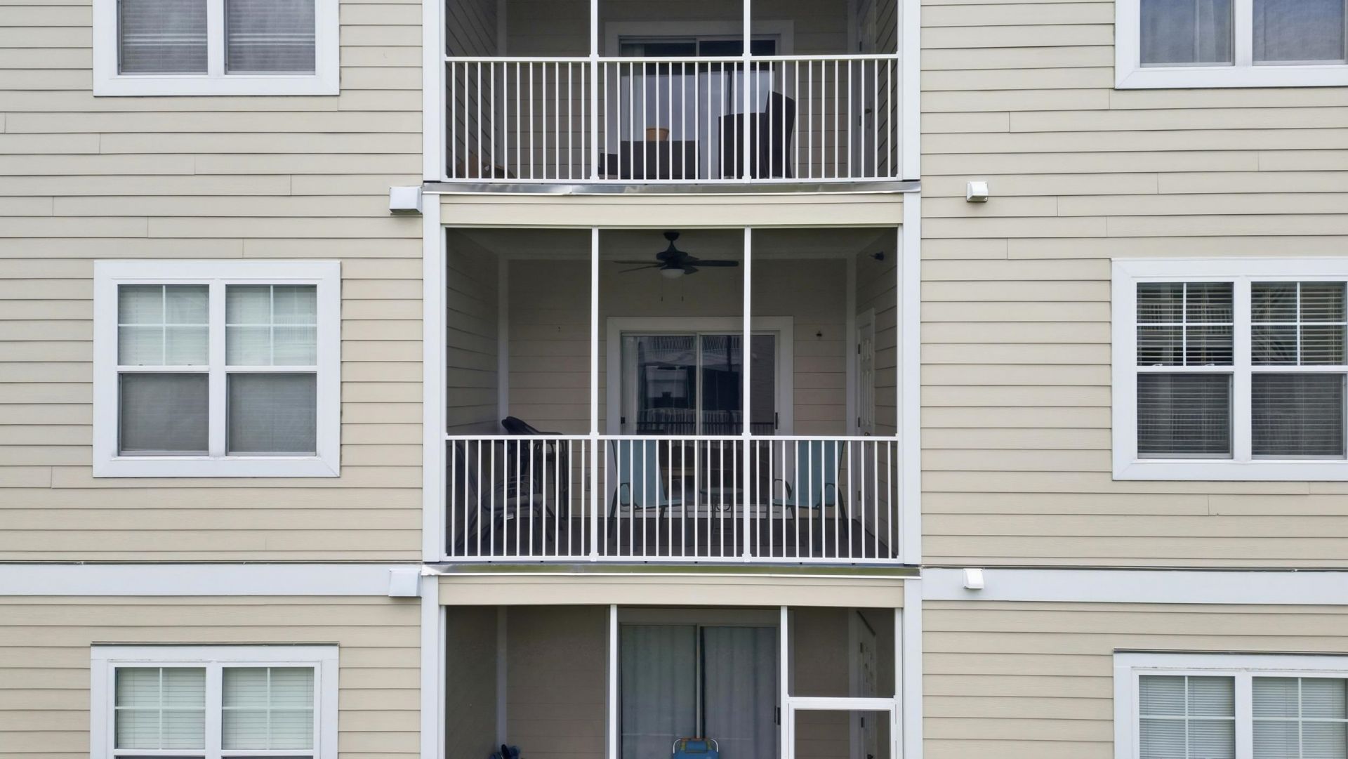 208 Castle Dr. Photo 24
