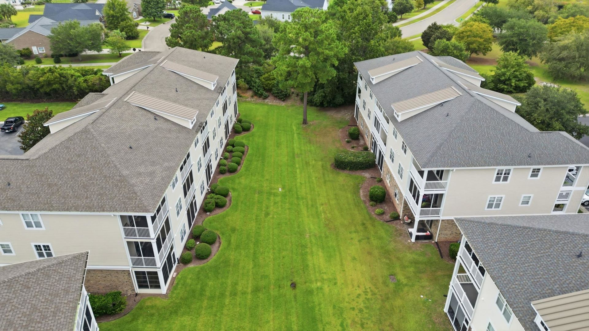 208 Castle Dr. Photo 28