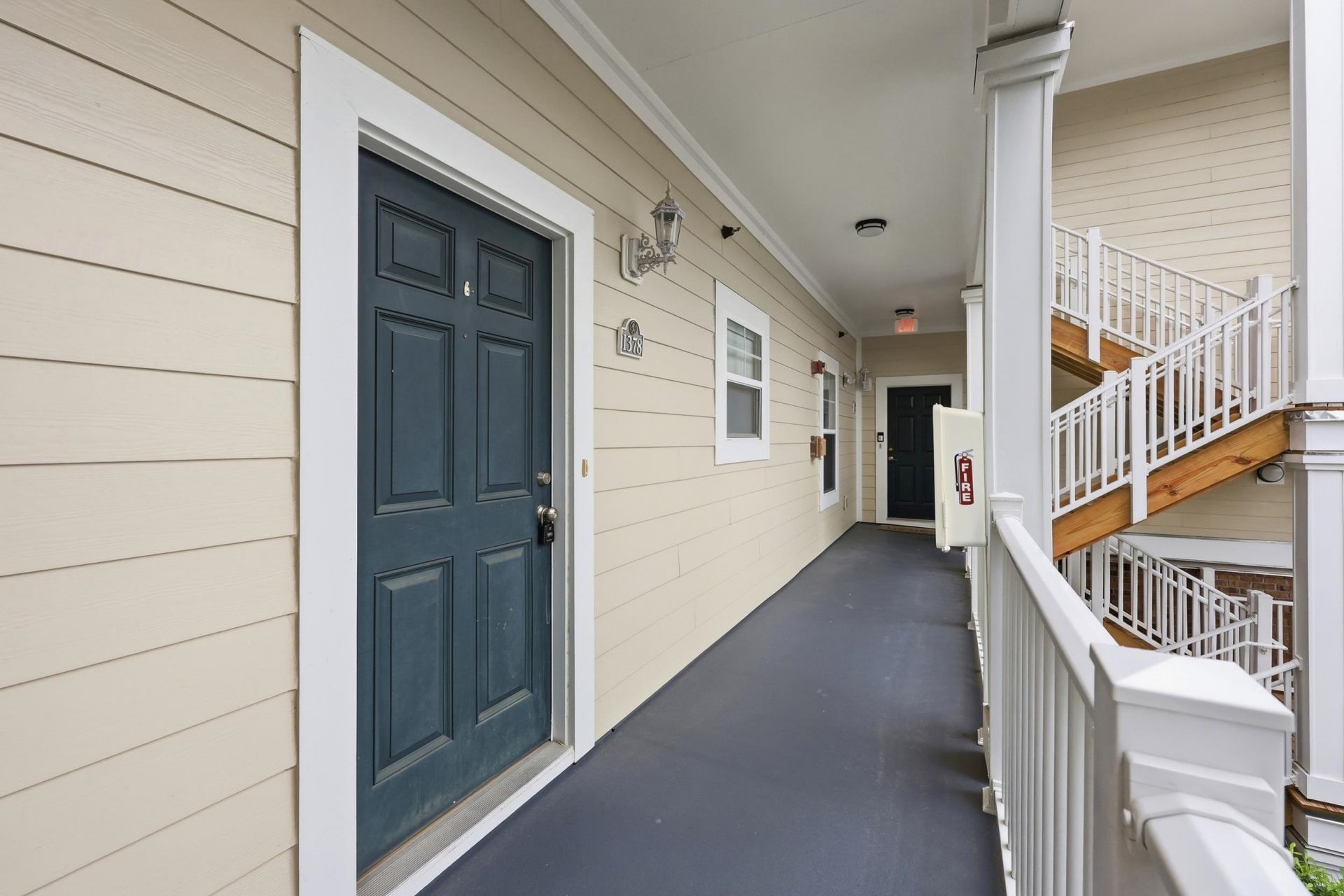 208 Castle Dr. Photo 4