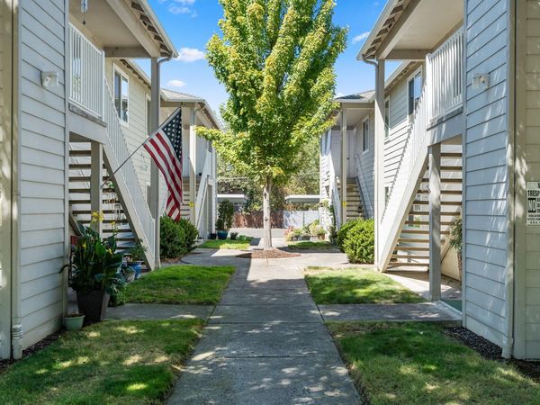 123 Maple Street, Central Point, OR 97502