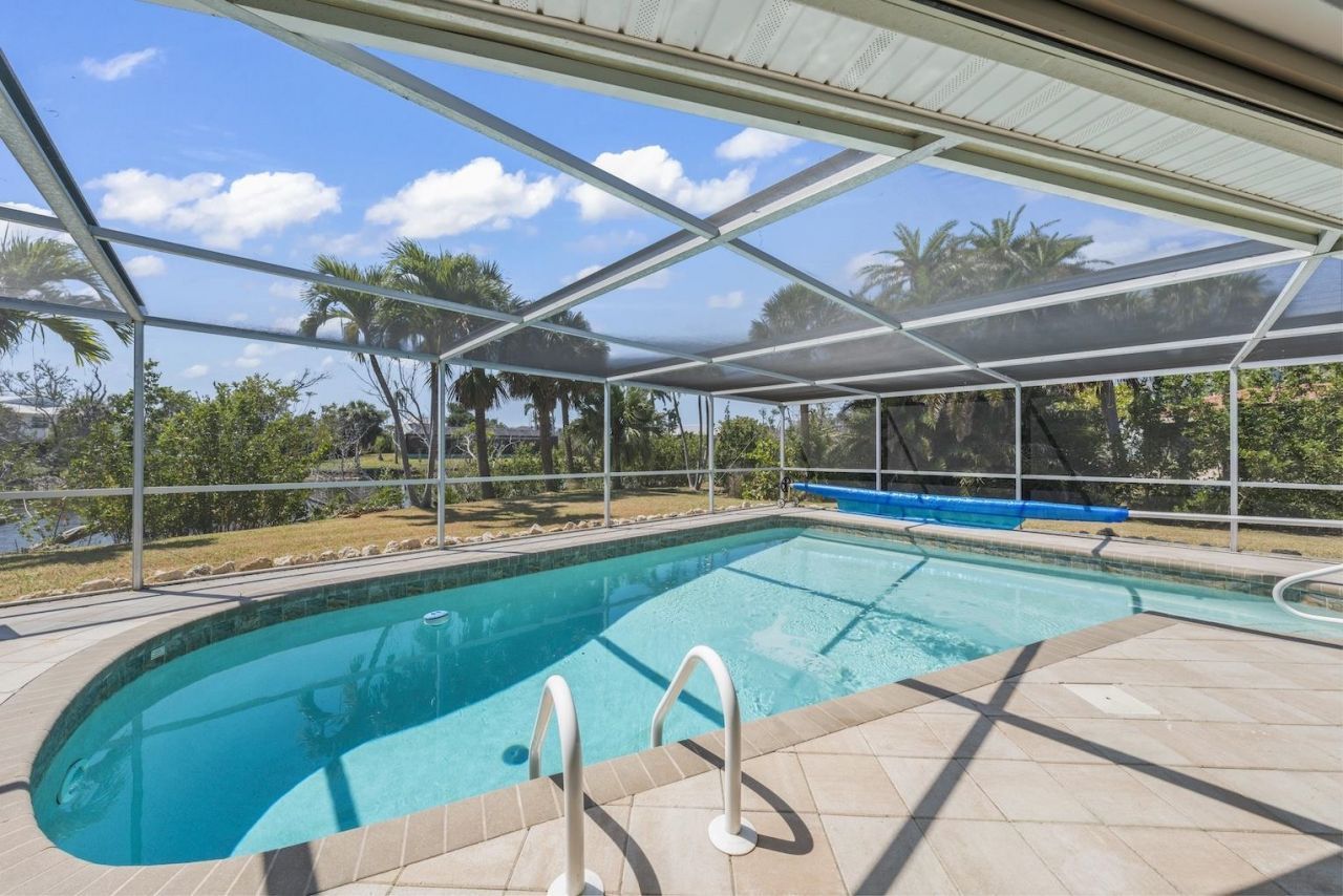 9421 Moonlight Dr, Sanibel, FL 33957 Photo