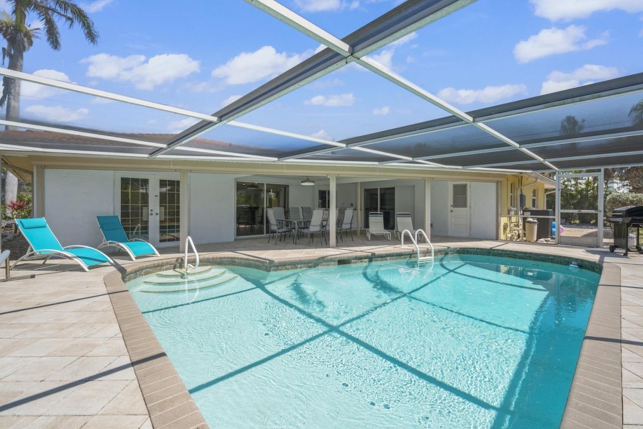 9421 Moonlight Dr, Sanibel, FL 33957 Photo