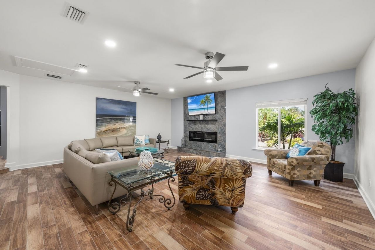 9421 Moonlight Dr, Sanibel, FL 33957 Photo