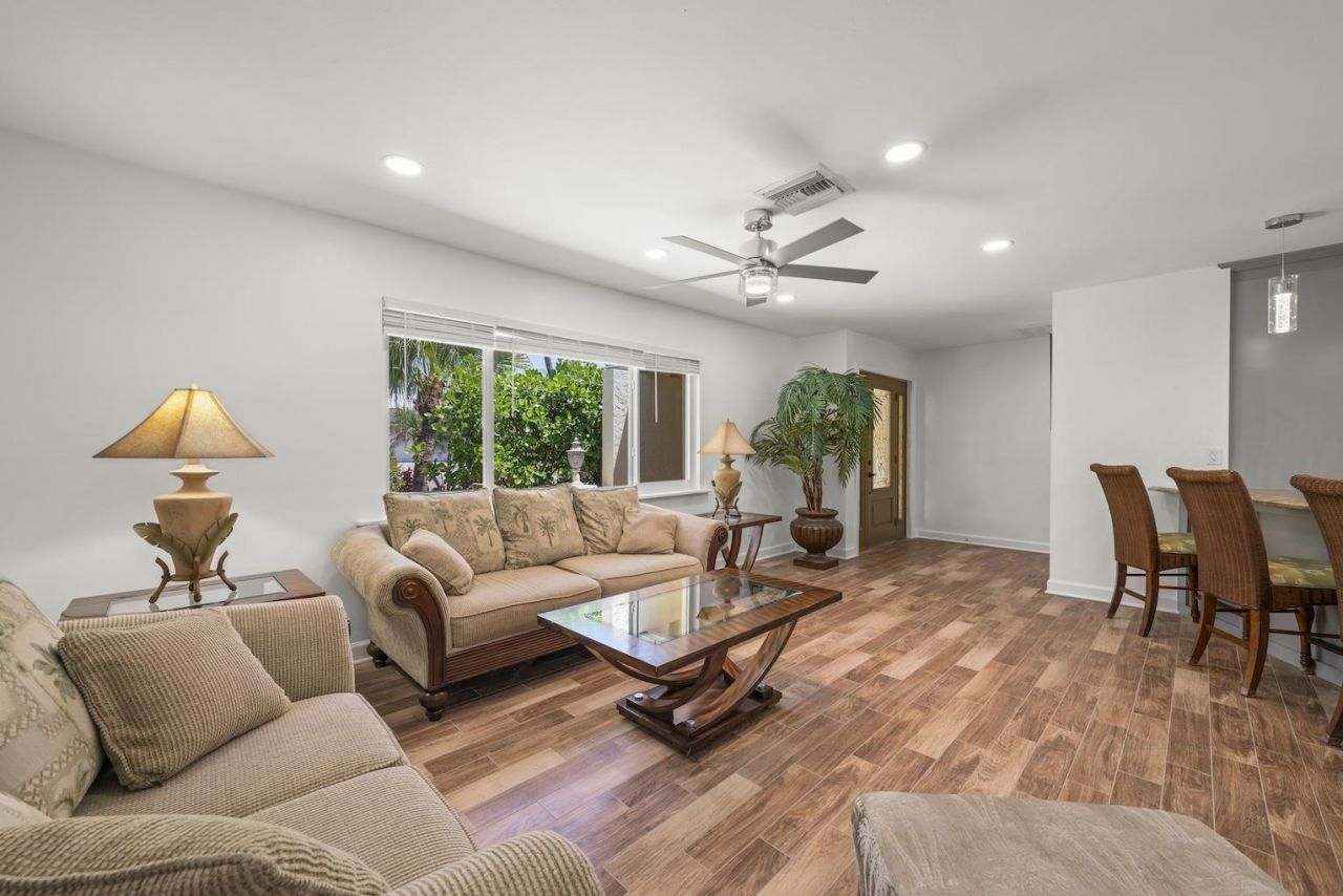 9421 Moonlight Dr, Sanibel, FL 33957 Photo