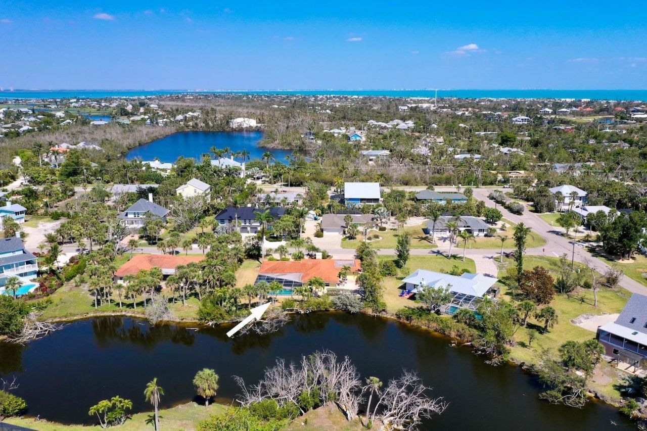 9421 Moonlight Dr, Sanibel, FL 33957 Photo
