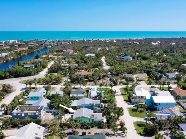 534 Piedmont Rd, Sanibel, FL 33957