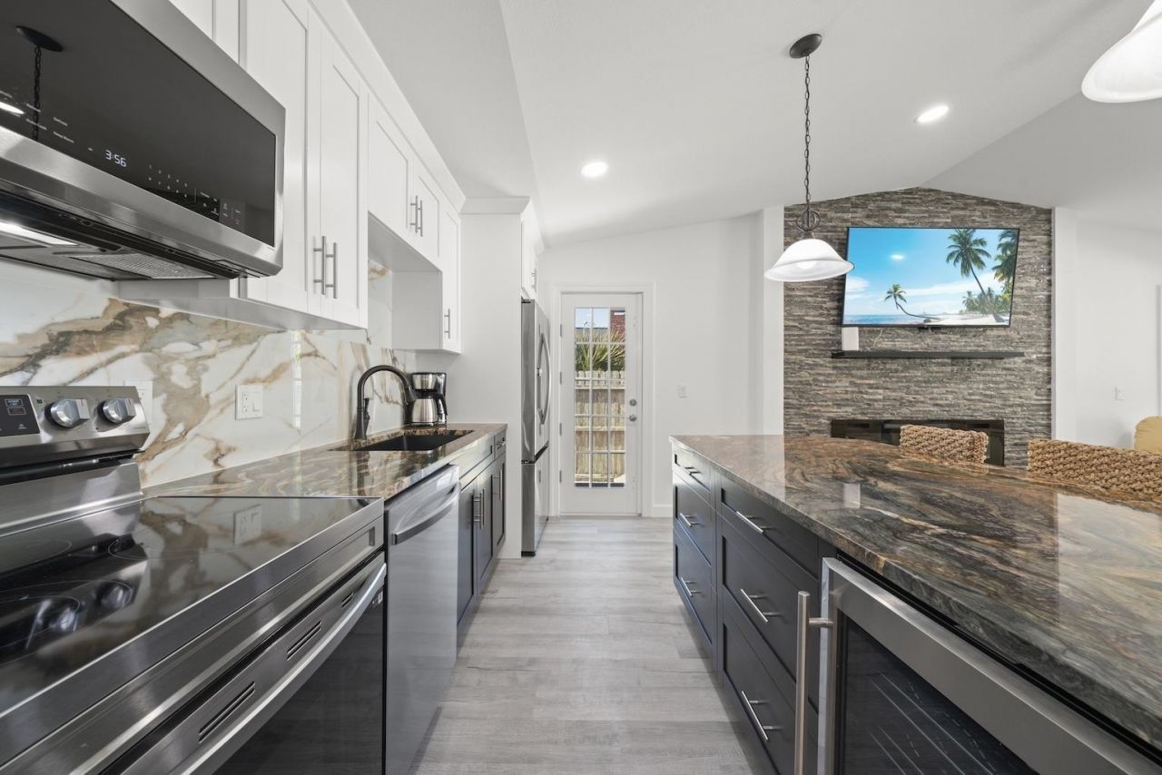 534 Piedmont Rd, Sanibel, FL 33957 Photo