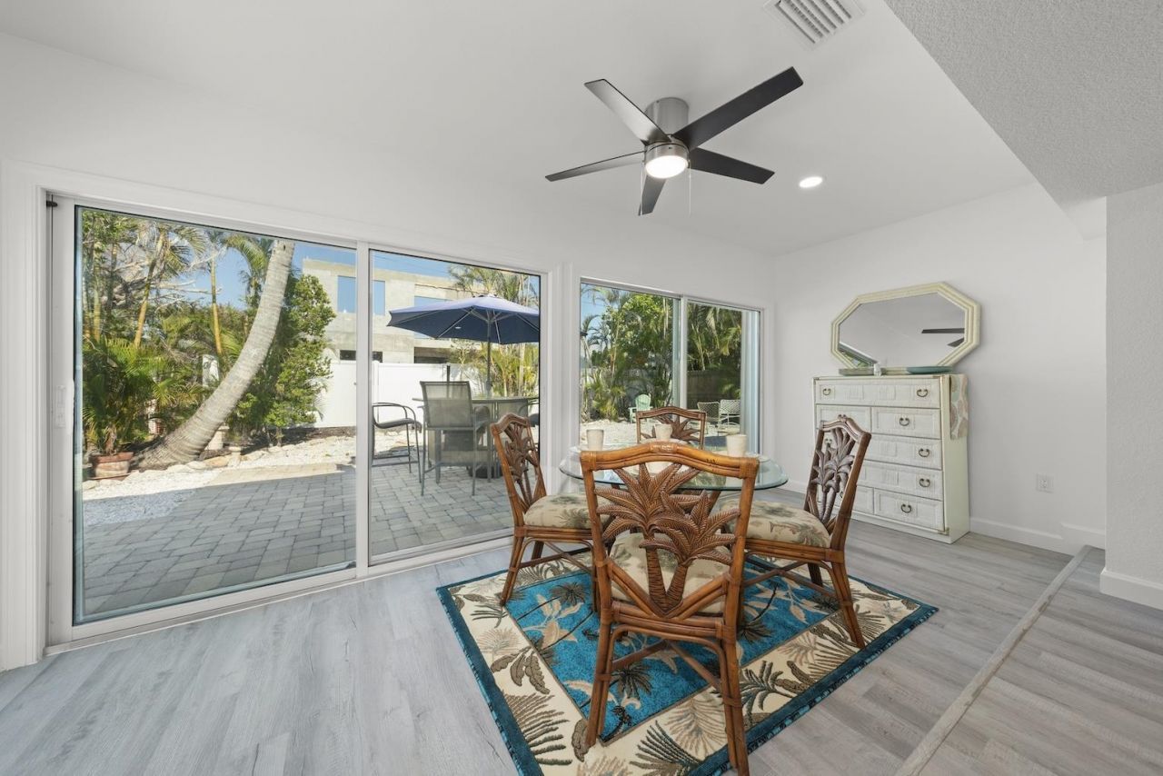 534 Piedmont Rd, Sanibel, FL 33957 Photo