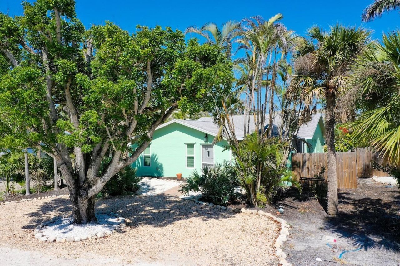 534 Piedmont Rd, Sanibel, FL 33957 Photo