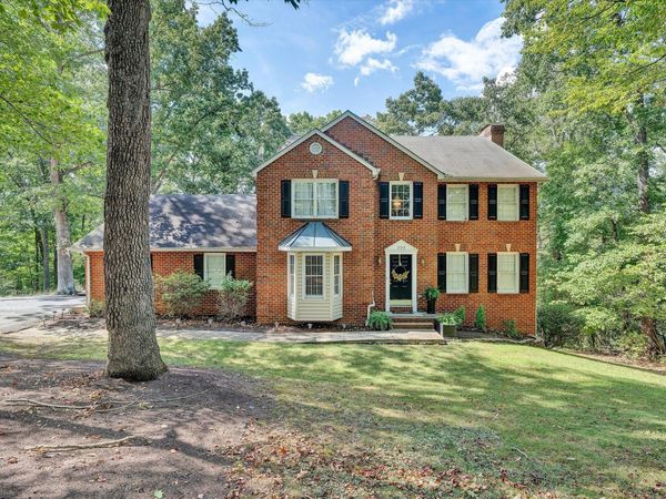 999 Lee LN, Fincastle, VA 24090