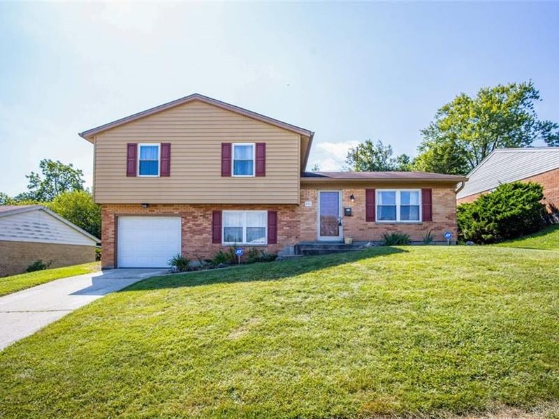 696 Rockford Drive, Hamilton, OH 45013 Photo 1