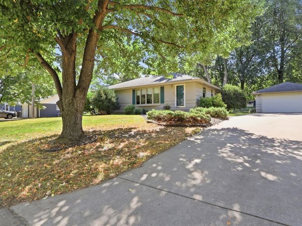 16403 Seymour Drive, Minnetonka, MN 55345