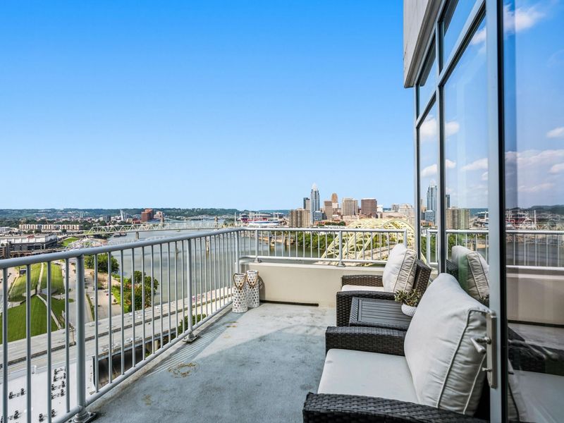 400 Riverboat Row, Unit 2001, Newport, KY 41071 Photo 32