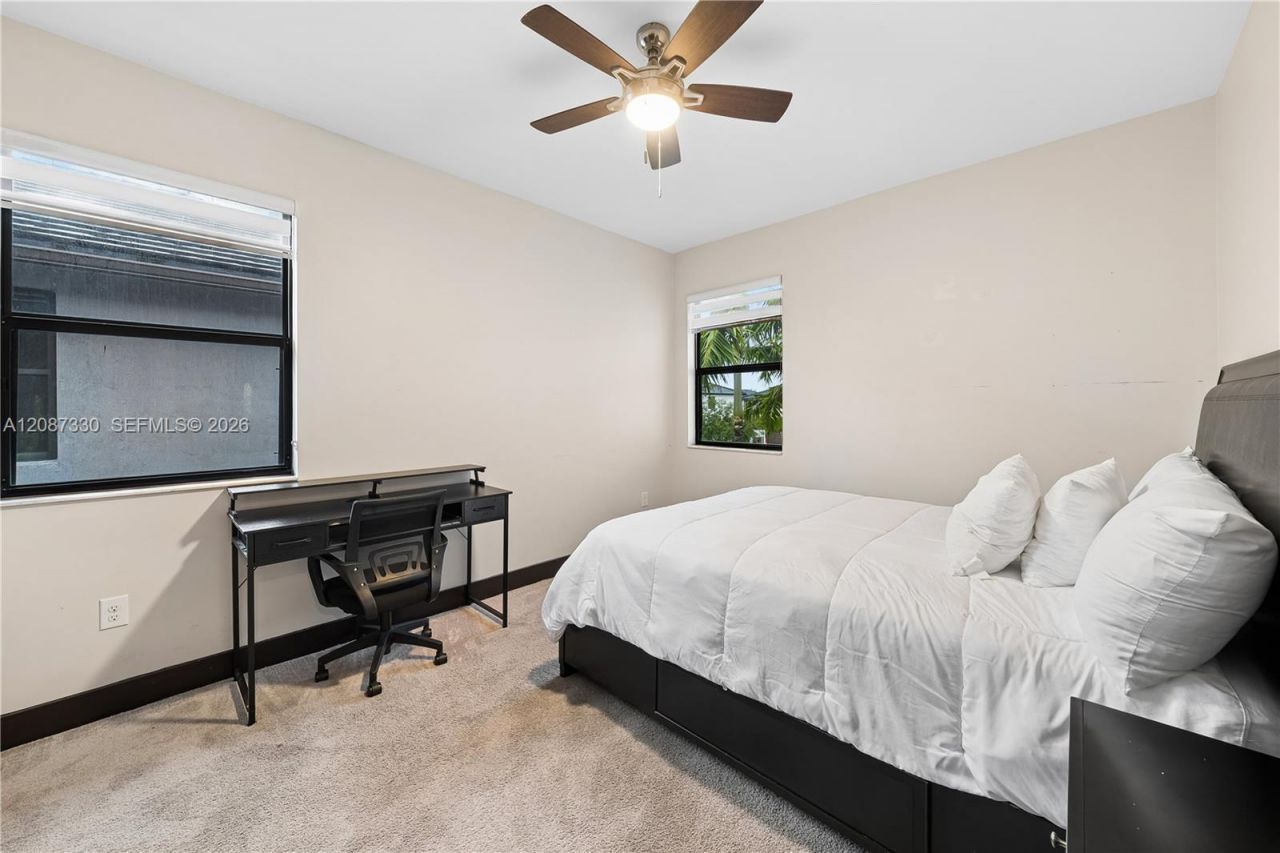 16025 SW 136th Ter, Miami, FL 33196 Photo