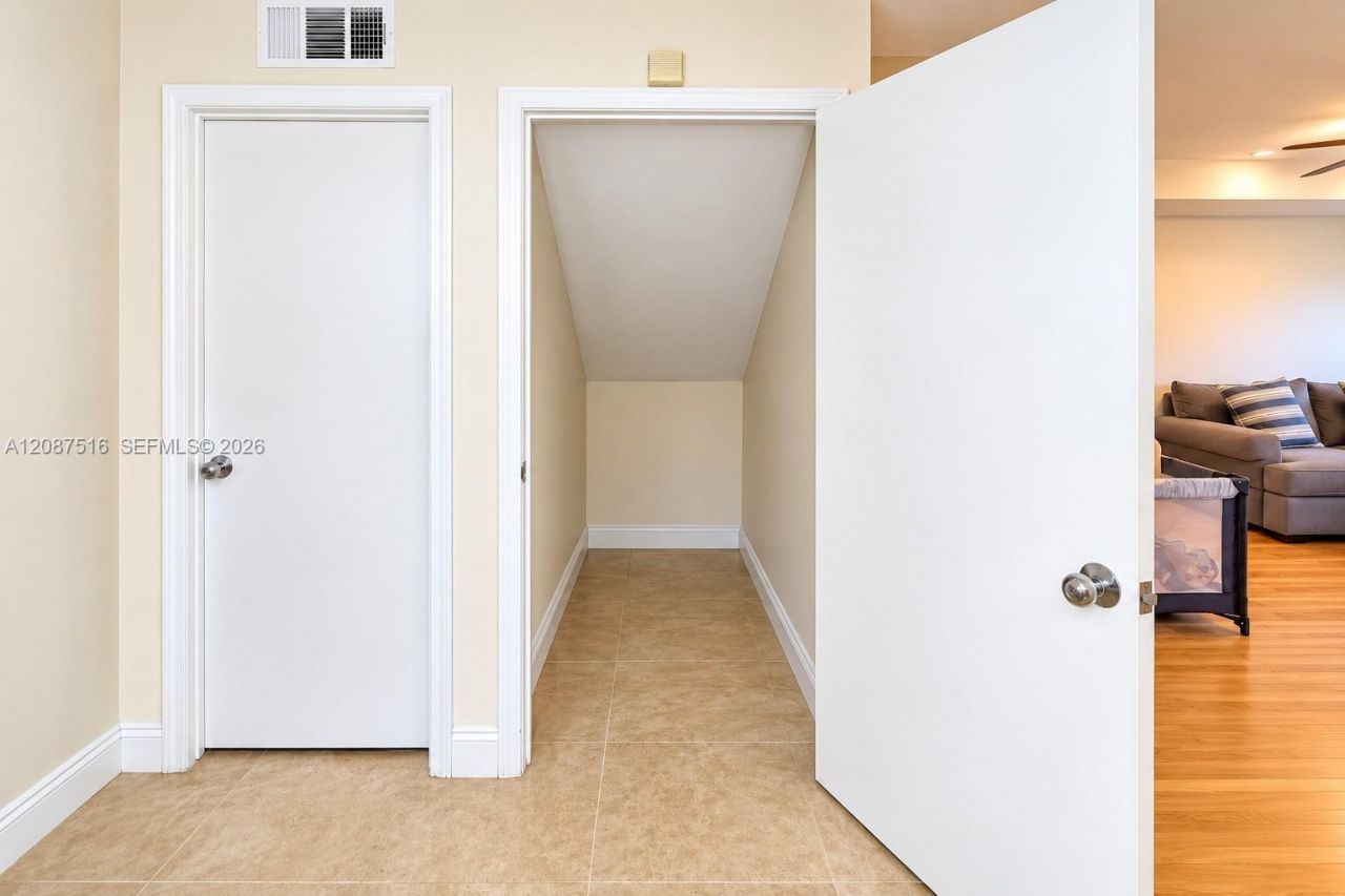 11006 N Harmony Lake Cir, Davie, FL 33324 Photo