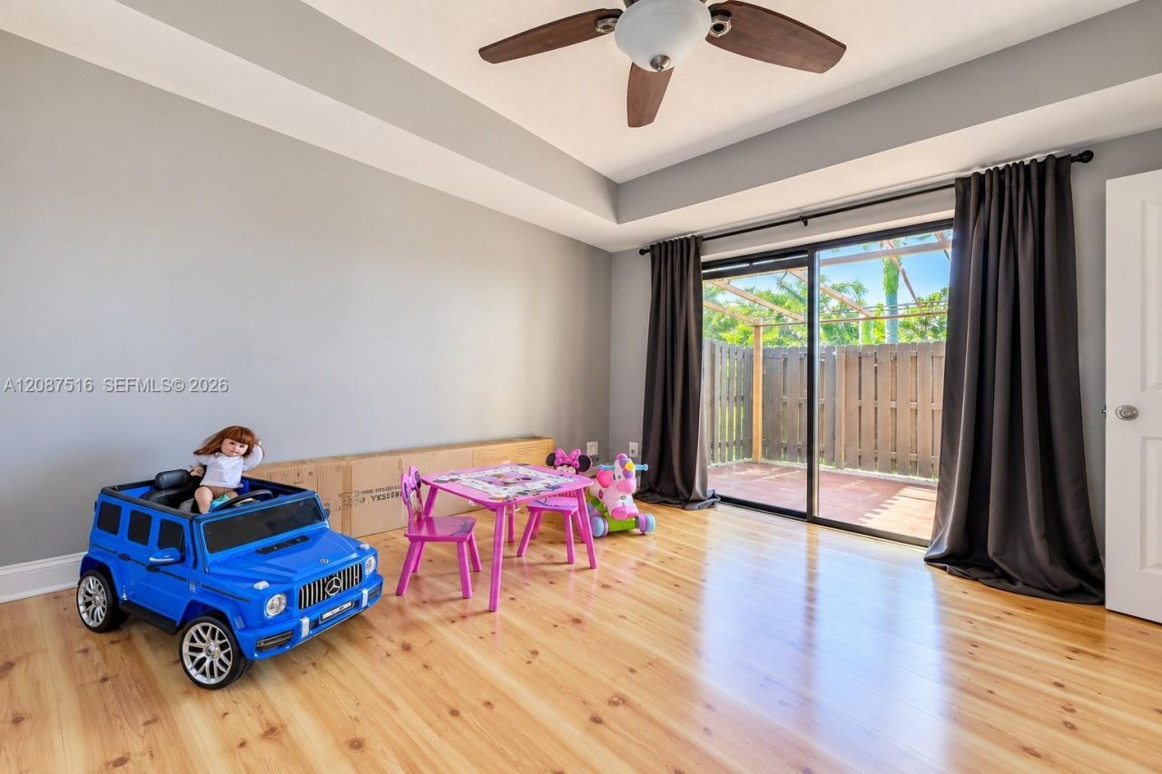 11006 N Harmony Lake Cir, Davie, FL 33324 Photo