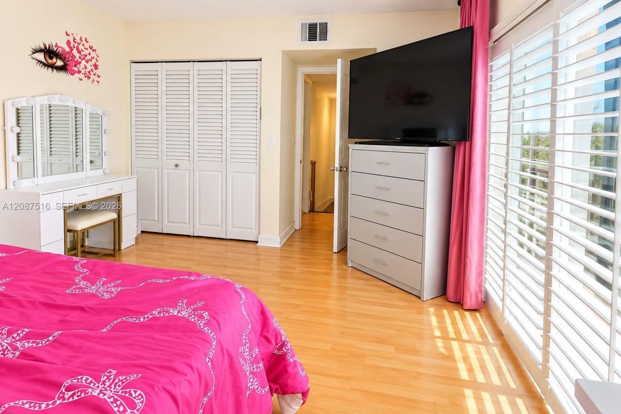 11006 N Harmony Lake Cir, Davie, FL 33324 Photo