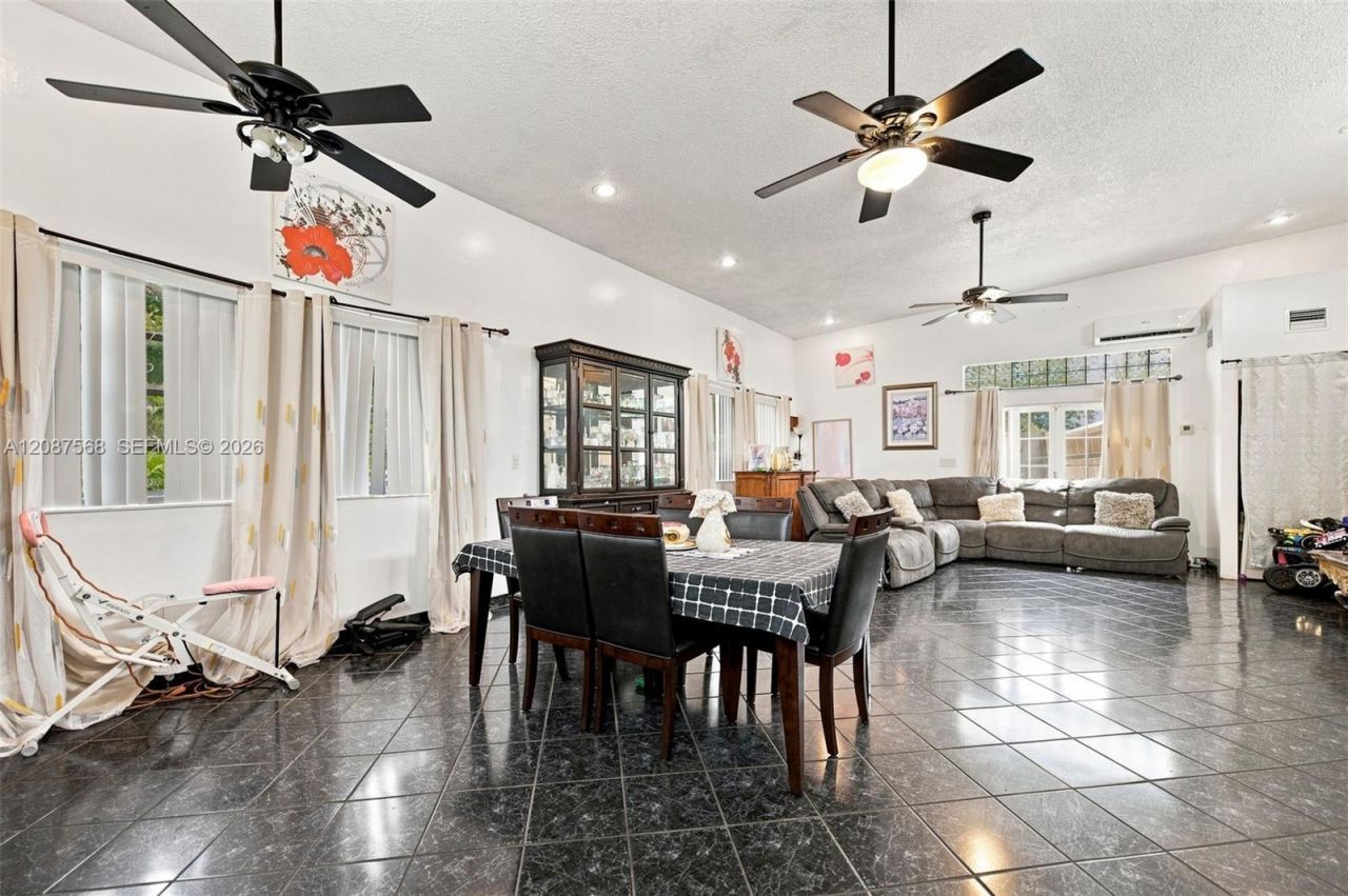 1299 NW 120th St, North Miami, FL 33167 Photo